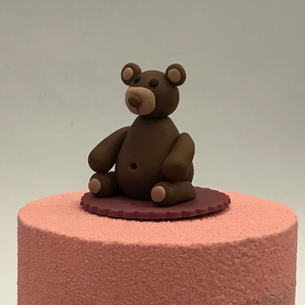 Gâteau d'anniversaire petit ours brun